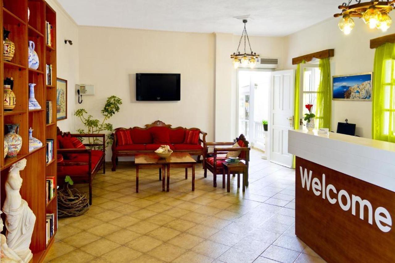 Aparthotel Dolphins 3*